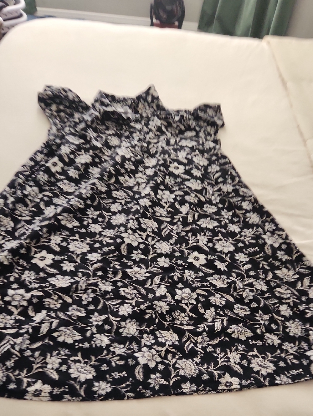 Time and Tru Black and White Floral Flutter Sleeve Button Front Shirt Dress M(8)